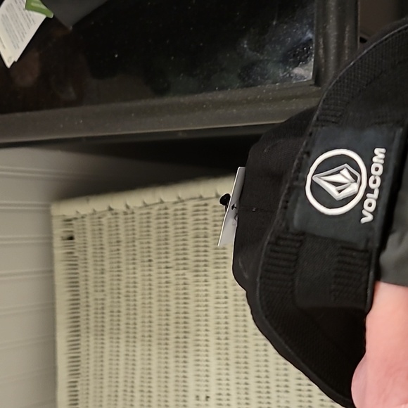 Volcom Hat - Picture 4 of 4